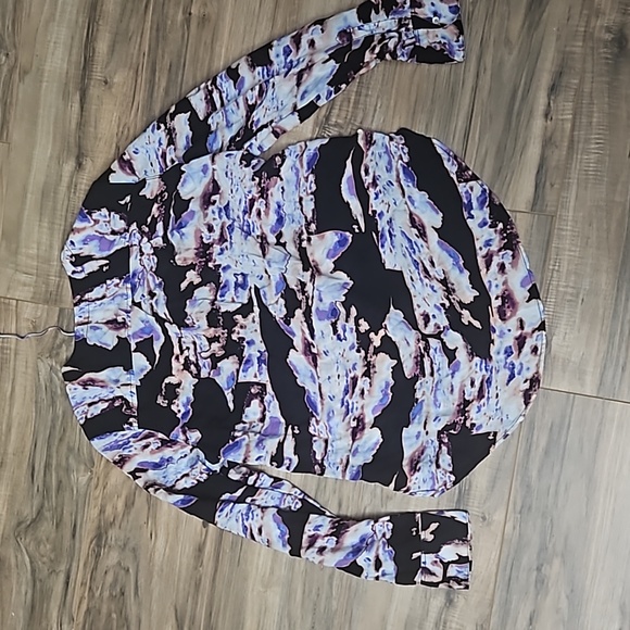 Patterned top drawstring at front - Picture 3 of 3